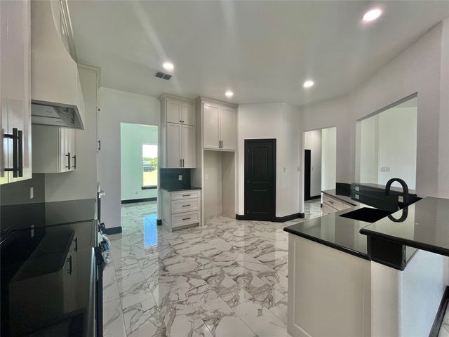 127 Valley Meadows Drive, Springtown, TX 76082
