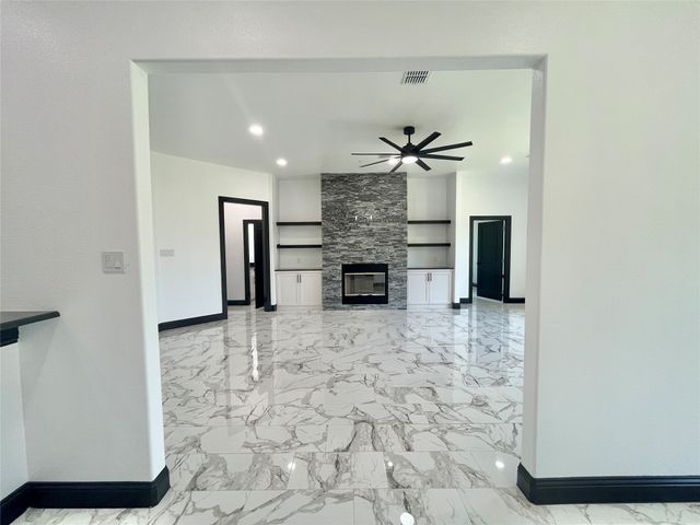 127 Valley Meadows Drive, Springtown, TX 76082