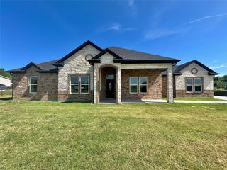 127 Valley Meadows Drive, Springtown, TX 76082