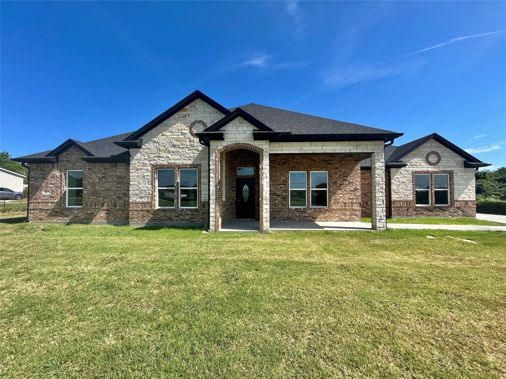 127 Valley Meadows Drive, Springtown, TX 76082