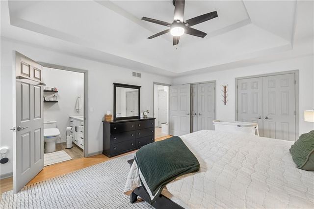 8126 NW 77th Court, Kansas City, MO 64152