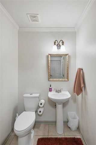 8126 NW 77th Court, Kansas City, MO 64152