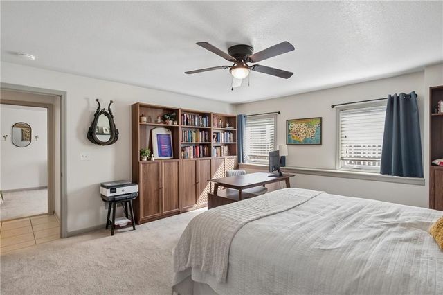 8126 NW 77th Court, Kansas City, MO 64152