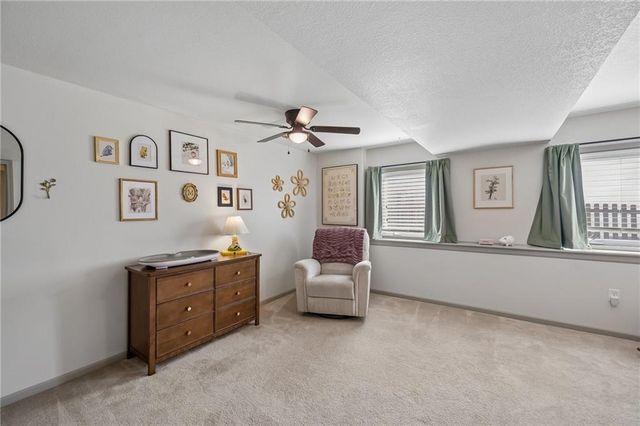 8126 NW 77th Court, Kansas City, MO 64152