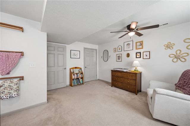 8126 NW 77th Court, Kansas City, MO 64152