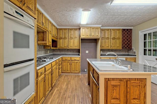 414 Leaning Chimney Drive, Clayton, GA 30525