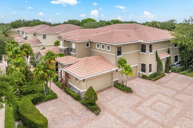 7587 Old Thyme Ct, Pompano Beach, FL 33076