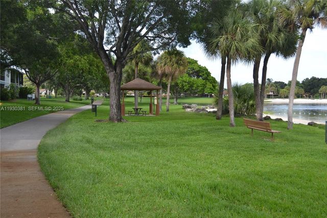 9727 Hammocks Blvd 207D, Miami, FL 33196