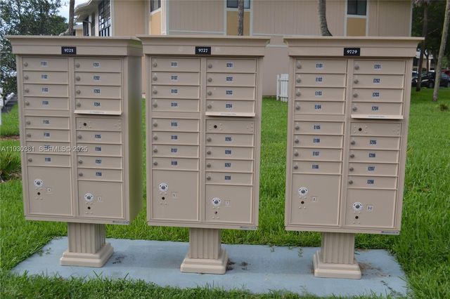 9727 Hammocks Blvd 207D, Miami, FL 33196