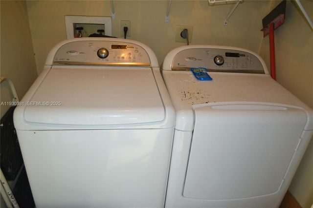 9727 Hammocks Blvd 207D, Miami, FL 33196