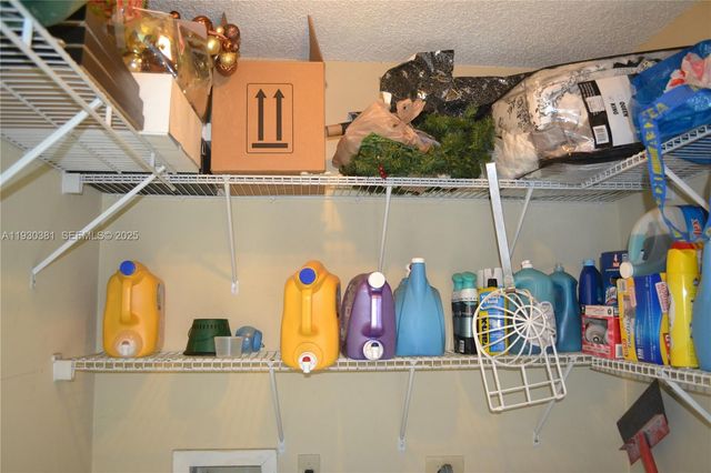 9727 Hammocks Blvd 207D, Miami, FL 33196