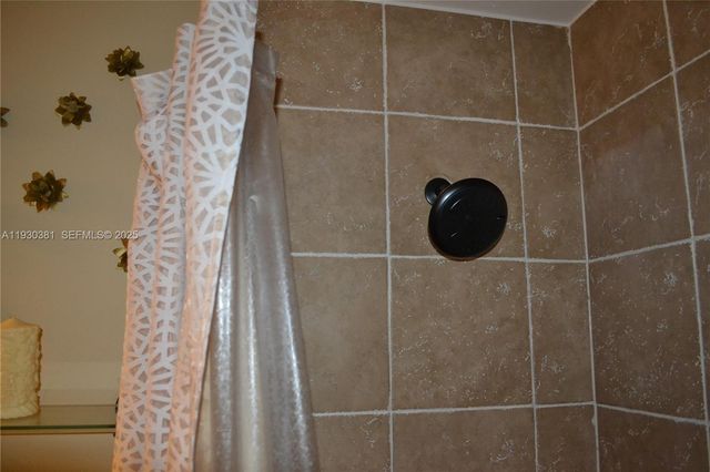 9727 Hammocks Blvd 207D, Miami, FL 33196