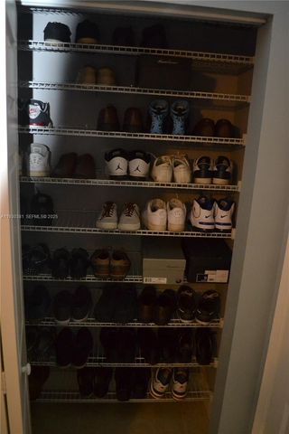 9727 Hammocks Blvd 207D, Miami, FL 33196