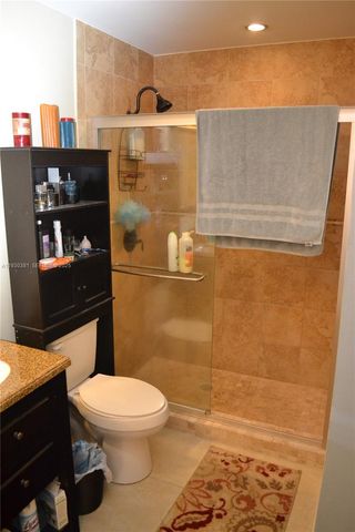 9727 Hammocks Blvd 207D, Miami, FL 33196