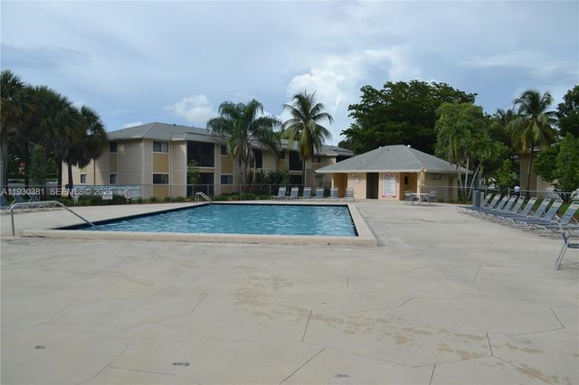 9727 Hammocks Blvd 207D, Miami, FL 33196