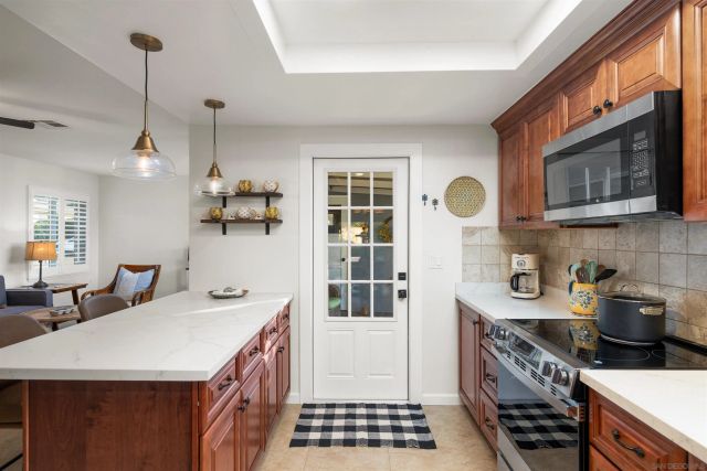 11944 Callado Rd., San Diego, CA 92128