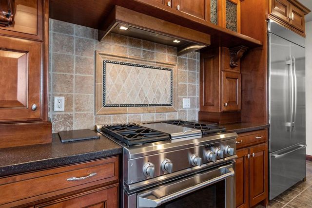 849 Whisper Falls LANE, Menasha, WI 54952