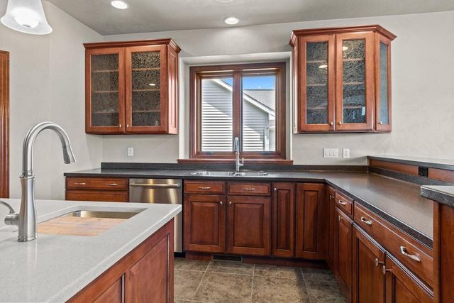 849 Whisper Falls LANE, Menasha, WI 54952