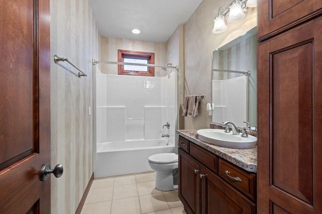 849 Whisper Falls LANE, Menasha, WI 54952