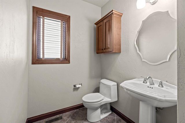 849 Whisper Falls LANE, Menasha, WI 54952