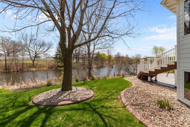 849 Whisper Falls LANE, Menasha, WI 54952