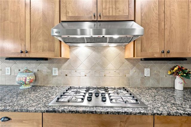 101 Adams CT, Carrollton, VA 23314