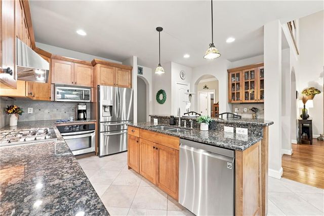 101 Adams CT, Carrollton, VA 23314