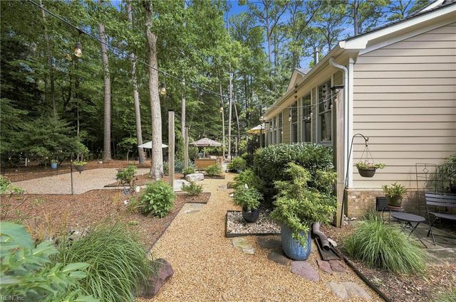 101 Adams CT, Carrollton, VA 23314