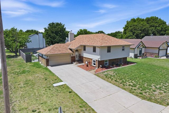 2213 N Forest Park St, Derby, KS 67037
