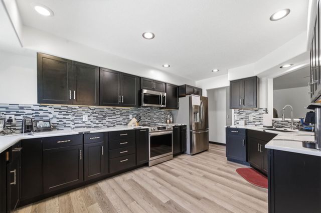 2213 N Forest Park St, Derby, KS 67037