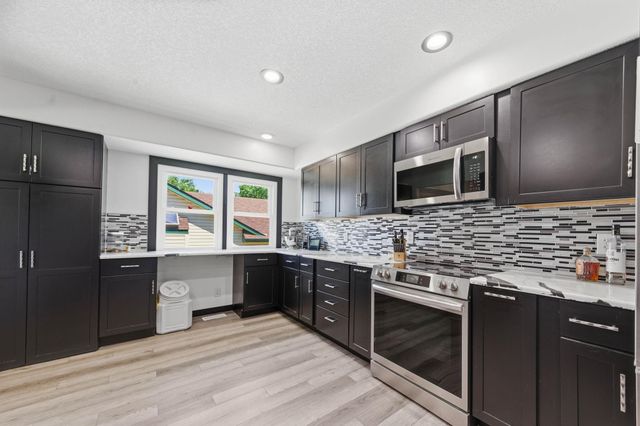 2213 N Forest Park St, Derby, KS 67037