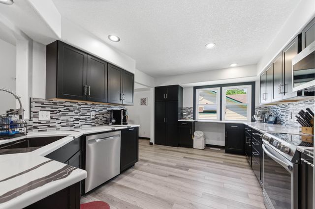 2213 N Forest Park St, Derby, KS 67037