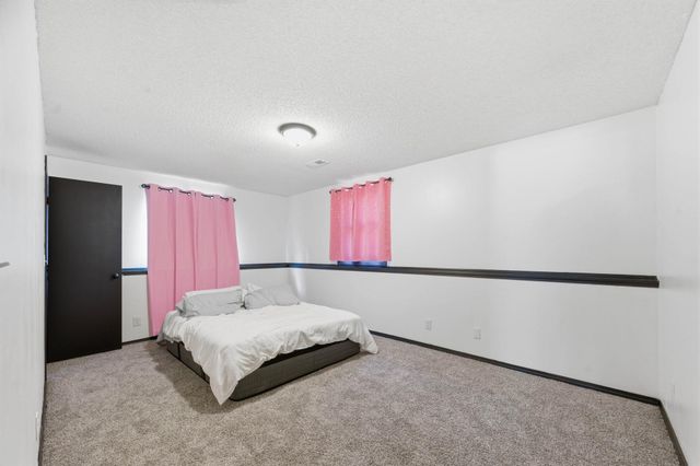 2213 N Forest Park St, Derby, KS 67037