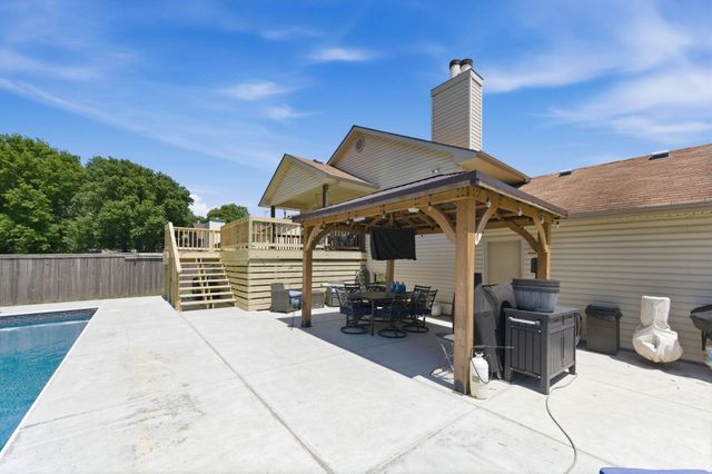2213 N Forest Park St, Derby, KS 67037