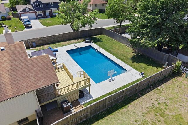 2213 N Forest Park St, Derby, KS 67037