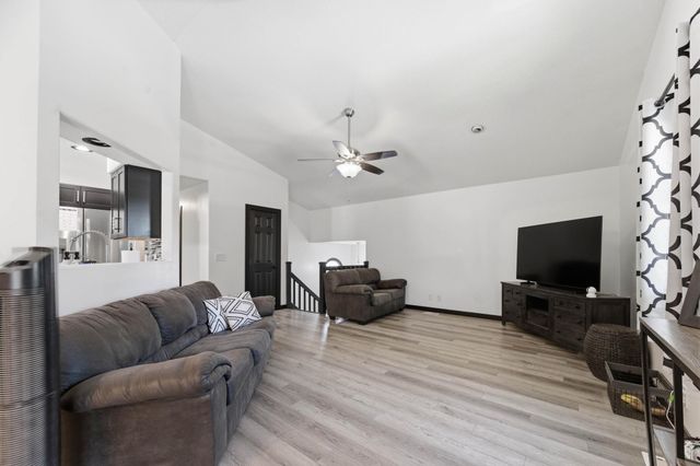 2213 N Forest Park St, Derby, KS 67037