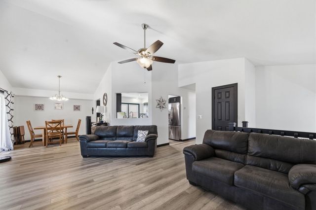 2213 N Forest Park St, Derby, KS 67037