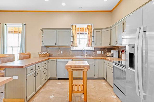 7355 Fm 713 RD, Dale, TX 78616