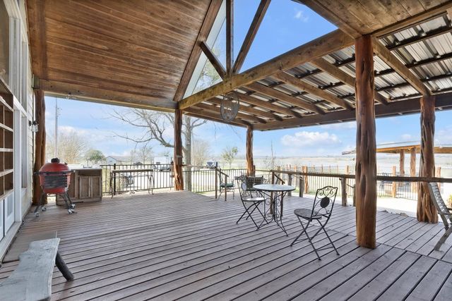 7355 Fm 713 RD, Dale, TX 78616