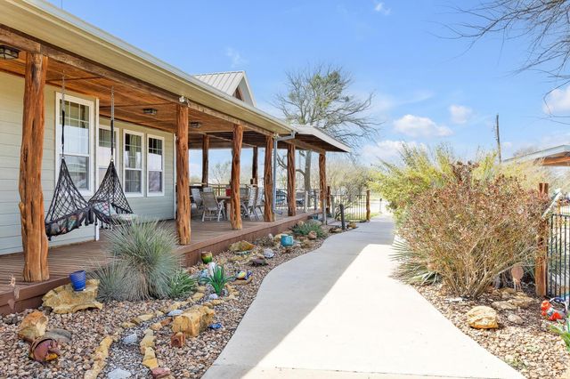 7355 Fm 713 RD, Dale, TX 78616