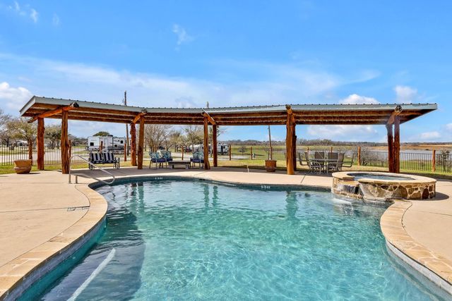 7355 Fm 713 RD, Dale, TX 78616