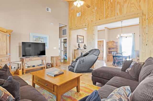 7355 Fm 713 RD, Dale, TX 78616