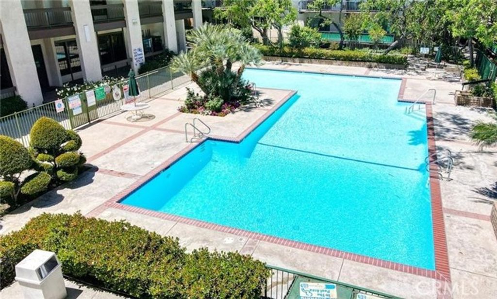 5460 White Oak, Encino (los Angeles), CA 91316