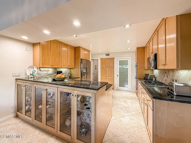 173 Pebble Beach Drive, Newbury Park, CA 91320
