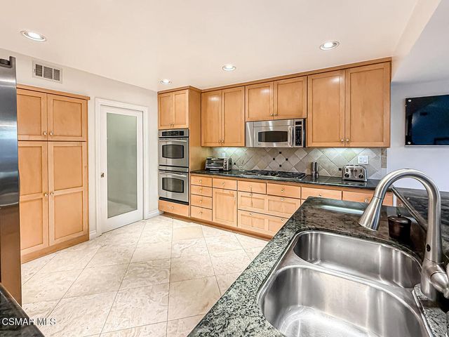 173 Pebble Beach Drive, Newbury Park, CA 91320