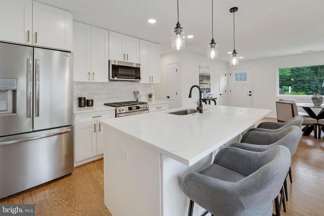 14332 BELLEVILLE AVE, Woodbridge, VA 22193