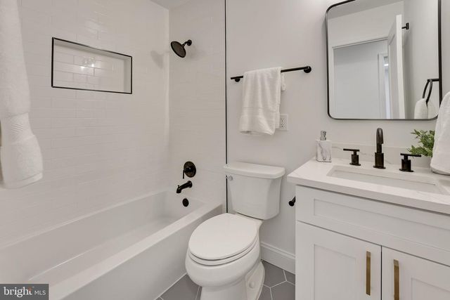 14332 BELLEVILLE AVE, Woodbridge, VA 22193