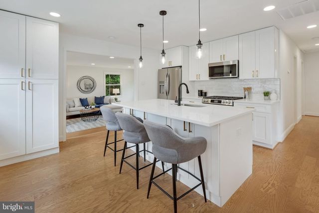 14332 BELLEVILLE AVE, Woodbridge, VA 22193