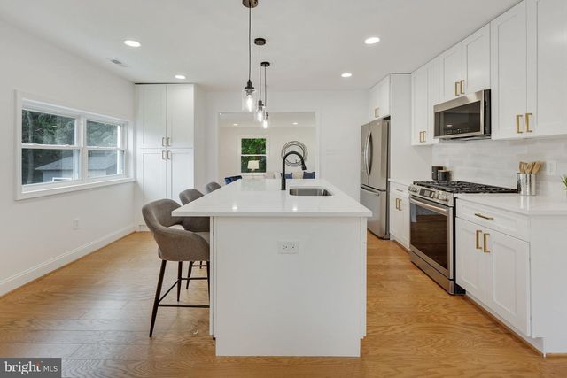 14332 BELLEVILLE AVE, Woodbridge, VA 22193