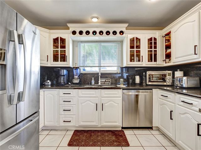 812 W Athens, Los Angeles, CA 90044